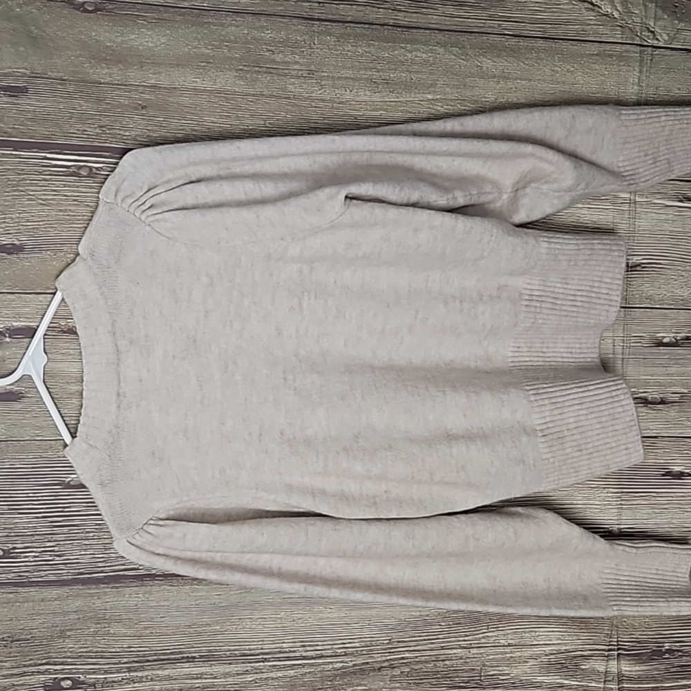 H&M Capped Shoulder Sweater Sz Small Cream - Picture 5 of 5